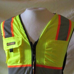 New With Tags Kwiksafety Yellow First Lady Women's Safety Vest Size Small